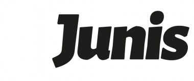 JUNIS logotyp vit med svart fyllning